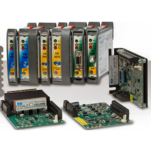 ���M����