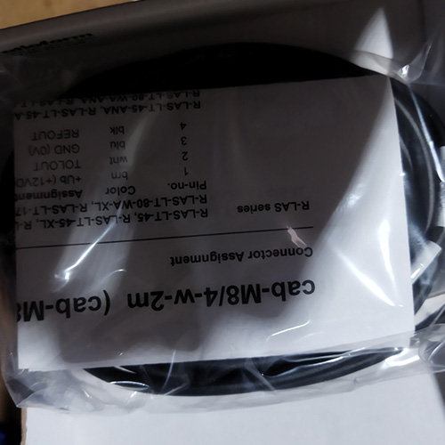 �������B�Ӿ��|